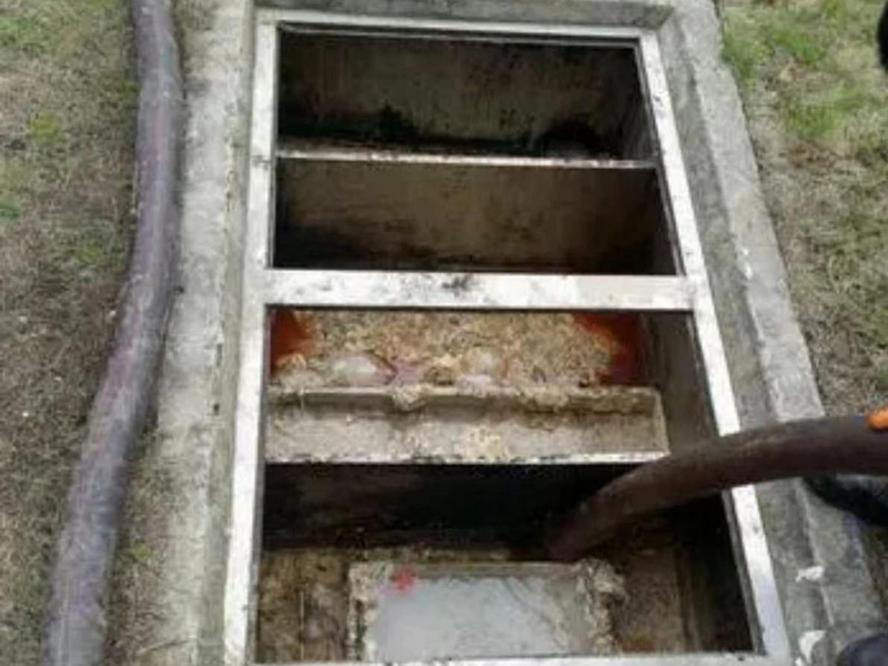 苏尼特右隔油池清理