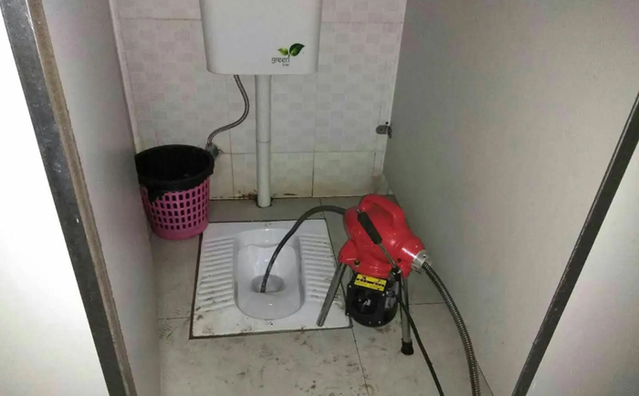 苏尼特右蹲便疏通